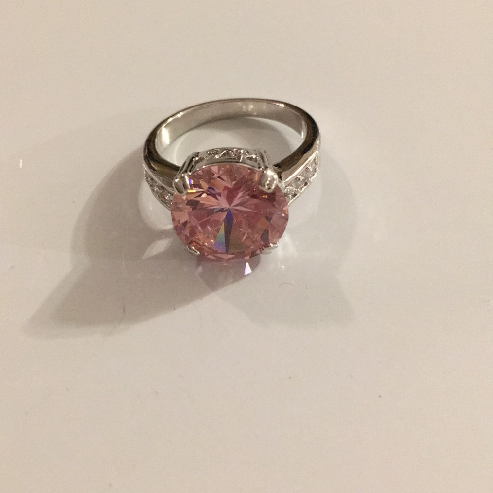 Costume Jewelry Pink Stone Ring size 7 (W)